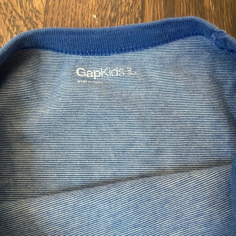 Gap boys blue baseball tee